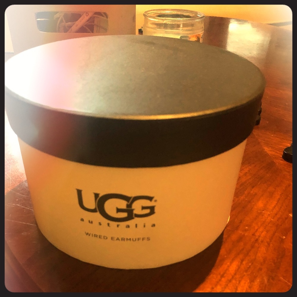 UGG wired earmuffs